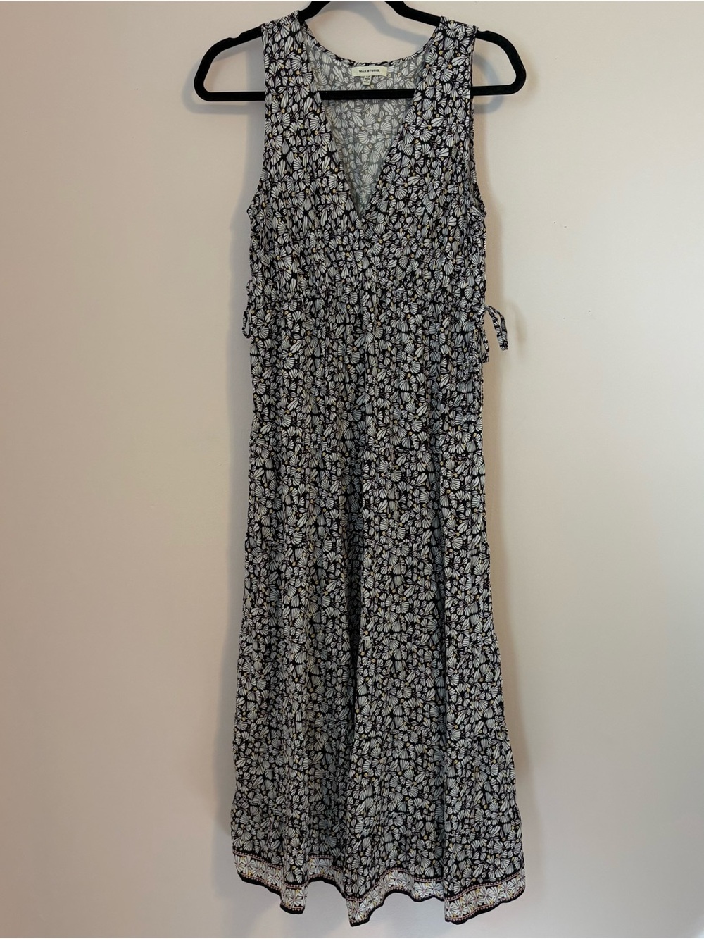 Max Studio Black & White Floral Maxi Dress, size medium